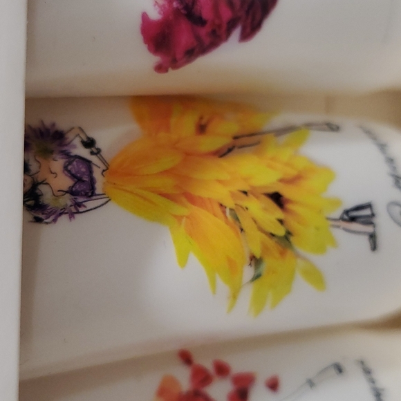 Heathcote & Ivory hand lotions - Picture 3 of 5